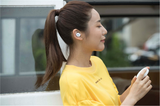 開學(xué)好物來襲：你要的彩色生活，都在這款真無線耳機里