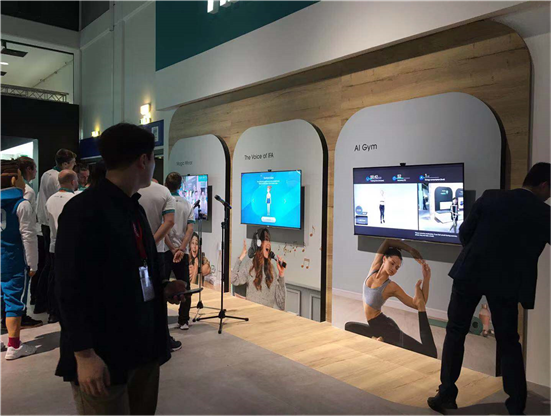 海信電視軍團驚艷柏林 IFA，8K疊屏和屏幕發(fā)聲激光電視重磅亮相