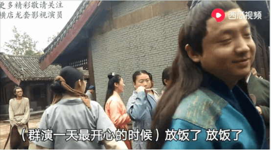 凌晨?jī)牲c(diǎn)的萬(wàn)盛街，流離失所的夢(mèng)想流浪