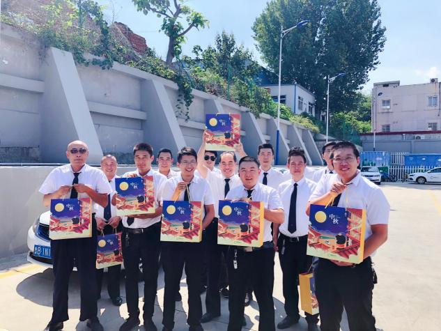 白襯衫、定制月餅，曹操出行司機(jī)不一樣的中秋好禮