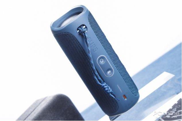 JBLFLIP5音樂(lè)萬(wàn)花筒五代便攜式藍(lán)牙音箱評(píng)測(cè)夏天泳池濕身派對(duì)神器