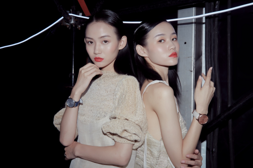 變身“女神”，時(shí)尚Model為你推薦GarminMove系列