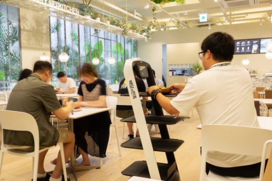 布局全國，走向世界，送餐機(jī)器人給餐飲行業(yè)帶來多大改變？