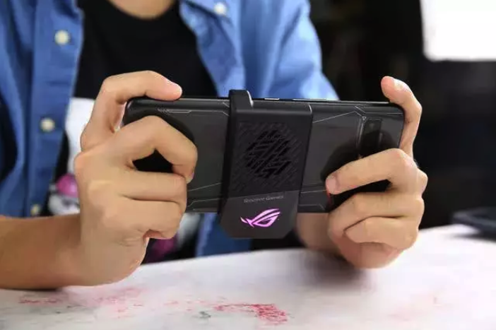 蘋(píng)果發(fā)布會(huì)結(jié)束，iPhone11、ROG2等游戲手機(jī)吃雞神器哪家強(qiáng)