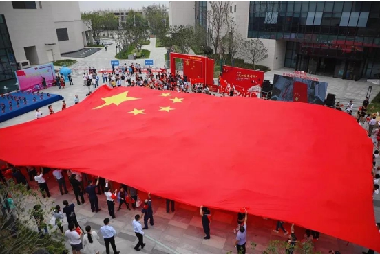 迎國慶！阿爾法蛋出鏡央視#我和國旗同框#活動
