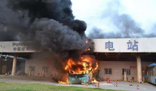鋰電池起火爆炸成業(yè)界難題？聚吉出擊帶來福音