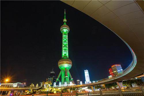 互聯(lián)網(wǎng)公司都這么會(huì)玩？360點(diǎn)亮東方明珠，瞬間變網(wǎng)紅