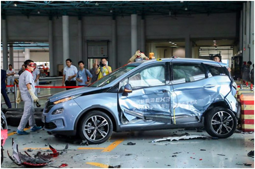 比想象中更安全，北汽新能源EX3三車雙重碰撞獲滿分評價