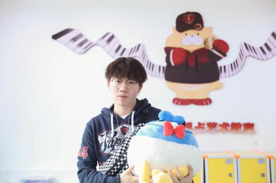 守護(hù)童真音樂夢(mèng)《中國新說唱》2019 x LLJ夾機(jī)占公益教室落地