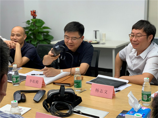 南昌副市長李松殿攜市政府領(lǐng)導蒞臨3Glasses參觀指導