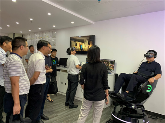 南昌副市長李松殿攜市政府領(lǐng)導蒞臨3Glasses參觀指導