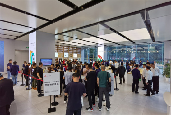 華為Mate30系列首銷火爆，徠卡電影四攝吸睛圈粉