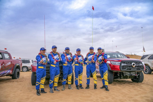 越野還選SUV？看完標配三把鎖的長城炮越野皮卡再決定