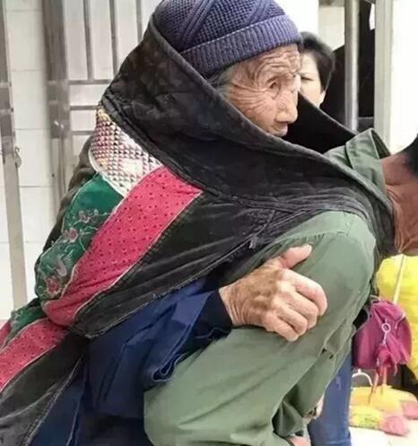 你養(yǎng)我長(zhǎng)大，我陪你變老