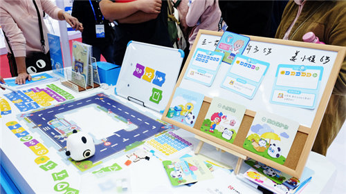 童心制物（Makeblock）攜新品3D打印機亮相第77屆青島教育裝備展，展現(xiàn)K12 STEAM教育全年齡段產品體系