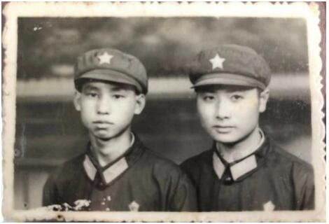 湖南19歲鐵道兵長眠四川48年，頭條尋人幫82歲哥哥找到他