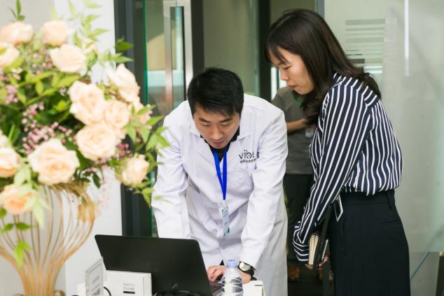 西萬(wàn)博首度公開最新科技 再現(xiàn)新時(shí)代西門子聽力經(jīng)典