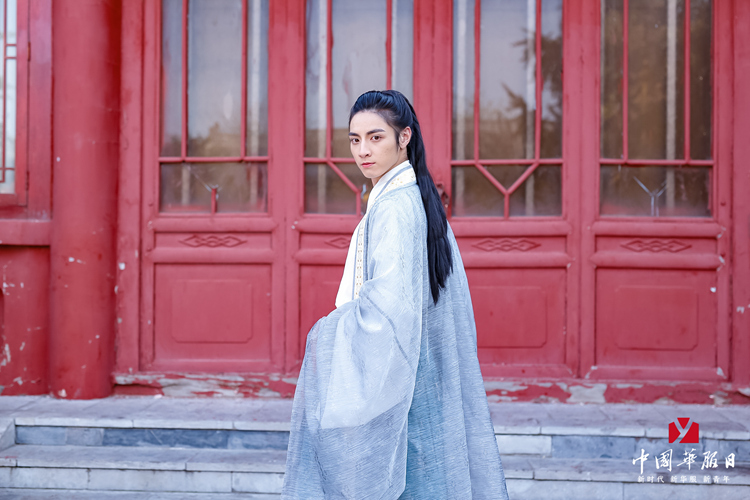 拍立享助陣華服日，畫風(fēng)太美共青團(tuán)中央也打call