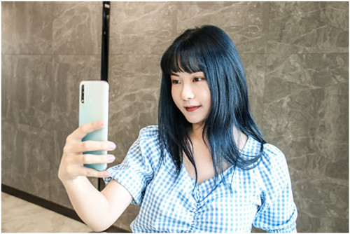 光影下的凝光漸變，千元優(yōu)品vivo U3兼有高顏值和豐富拍照玩法
