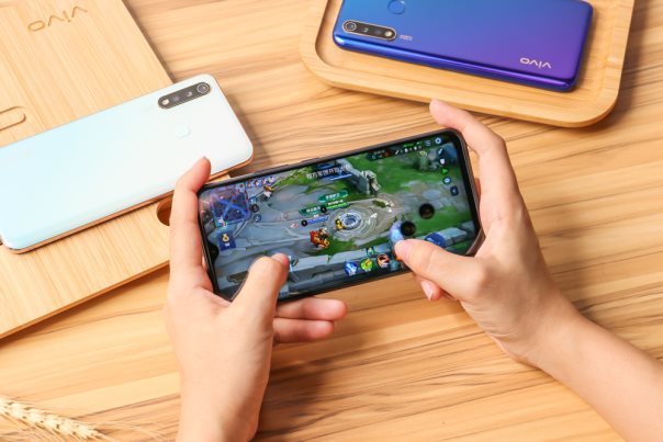 5000mAh大電池+18W雙引擎閃充，千元優(yōu)品vivo U3續(xù)航無憂
