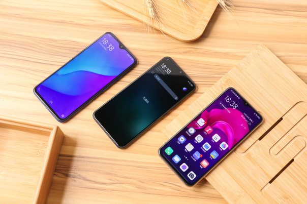 5000mAh大電池+18W雙引擎閃充，千元優(yōu)品vivo U3續(xù)航無憂