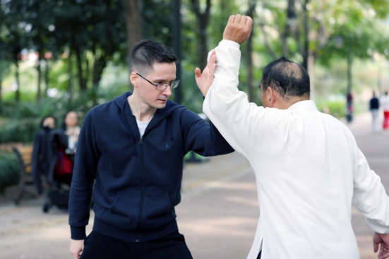 家樂(lè)福“中國(guó)通”馬邱的進(jìn)博會(huì)時(shí)間：“總裁買(mǎi)手”優(yōu)選全球好物