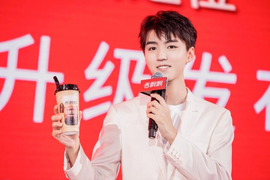 1小時(shí)破3萬(wàn)杯 2小時(shí)破10萬(wàn)杯 揭秘香飄飄黑糖雙拼奶茶“人氣王”養(yǎng)成秘籍