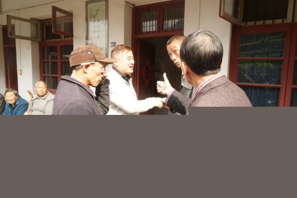 流浪漢迷失大山深處6年，頭條尋人聯(lián)手熱心民警破解身世之謎