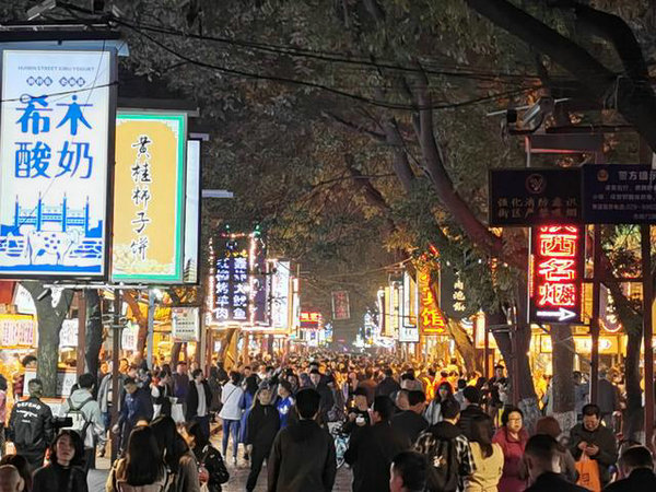 回民街旁的“花與城”民宿，性價比超高，入住體驗西安生活質(zhì)感!
