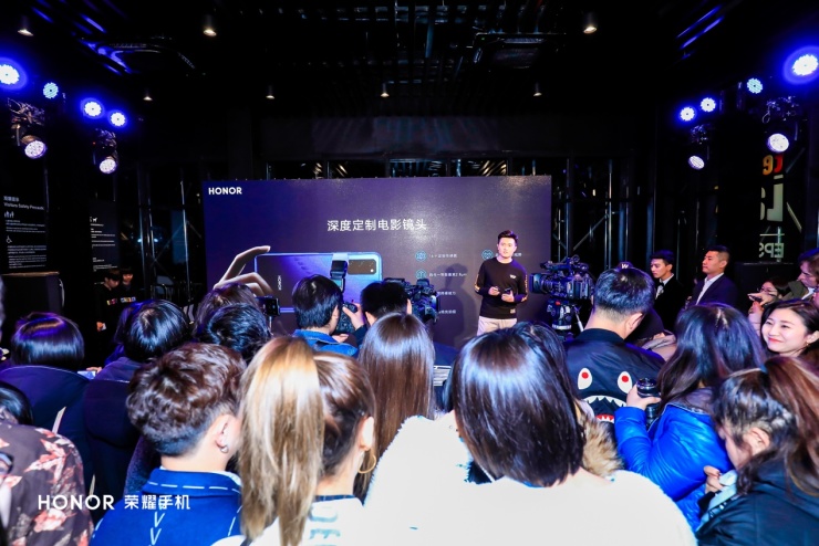 把生活拍成電影，榮耀V30朋友圈電影節(jié)12月2日震撼揭幕