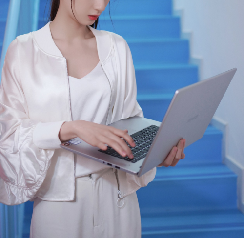看了華為MateBook D，才知道筆記本原來(lái)可以這么美