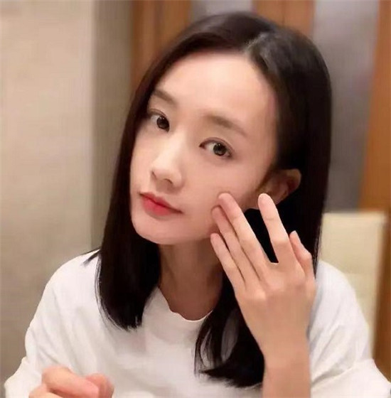 “神仙”顏值李一桐，素顏太驚艷！分享心水好物澳洲AEOLA精華