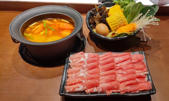 用餐飲機器人喚醒品牌活力，呷哺呷哺上市5年如何保持“常青”