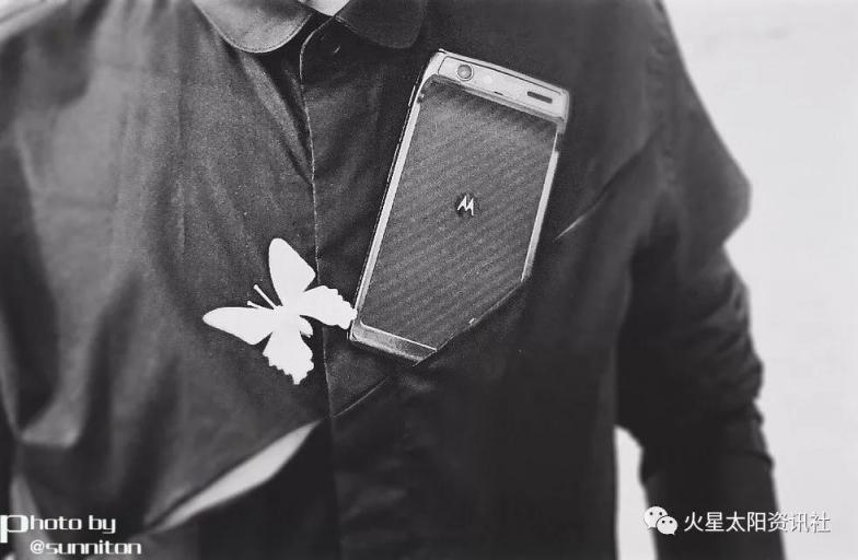 未來與經(jīng)典的碰撞，折疊屏 razr 2019 帶你回首鋒芒歲月