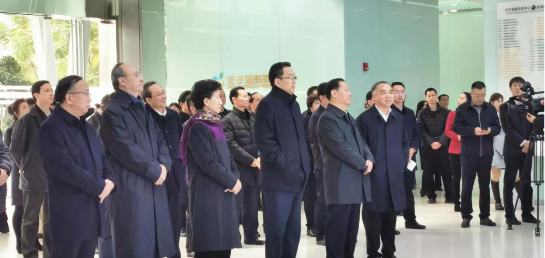 四川省委書記陪同貴州省黨政代表團一行到訪國信優(yōu)易旗下迅鰩科技
