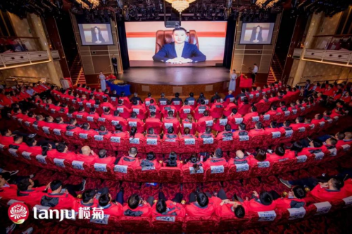 “欖菊號(hào)”郵輪載千人駛向藍(lán)海 欖菊集團(tuán)2020經(jīng)銷(xiāo)商大會(huì)圓滿(mǎn)結(jié)束