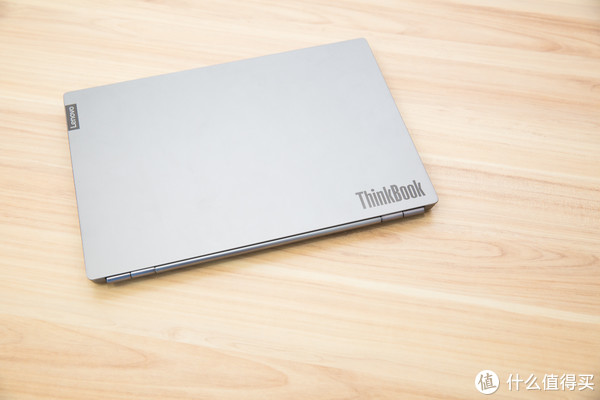 十代酷睿版ThinkBook 13s到站秀：搭載杜比視界的商務本？這是一臺為年輕職場人準備的跨界筆記本電腦