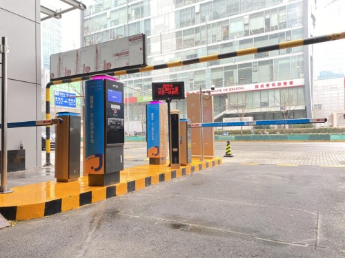 捷停車·云托管落地方正國際大廈！創(chuàng)新車場管理服務(wù)帶來全新智慧體驗(yàn)