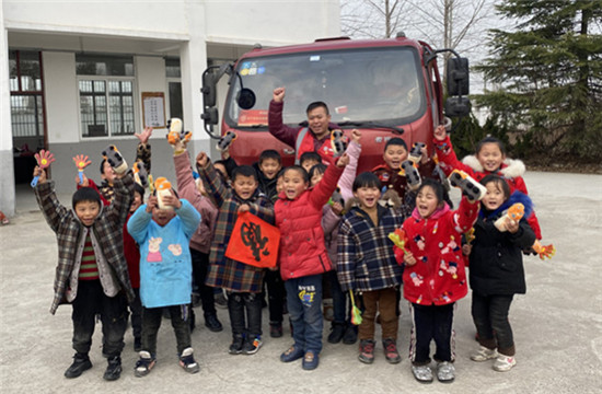為愛益起“乒”，滿幫集團助力希望小學體育教學