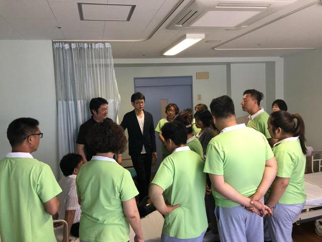 養(yǎng)老行業(yè)迎來新風(fēng)口 管家?guī)屯瞥鋈帐浇樽o培訓(xùn)促進從業(yè)者高單就業(yè)