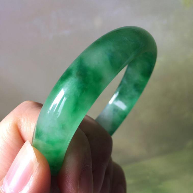 翡翠行業(yè)水很深，對莊翡翠app為市場解決不買貴不買假