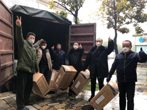 馳援武漢，抗擊疫情，快狗打車一直在行動