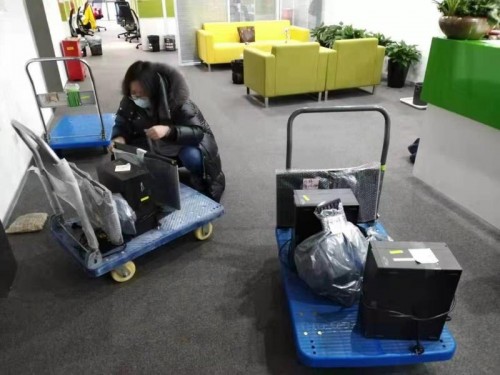 快狗打車為員工護(hù)送辦公物品，助力企業(yè)共渡疫情難關(guān)