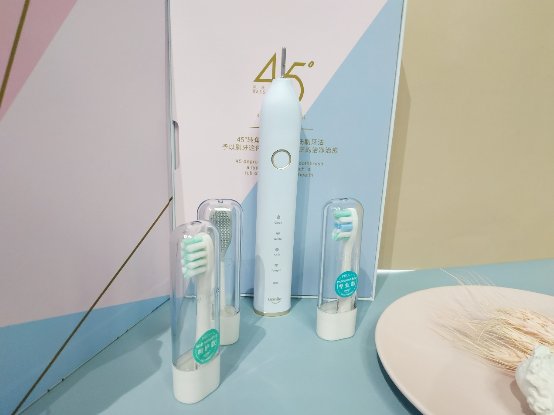 電動(dòng)牙刷怎么用？這才是電動(dòng)牙刷的正確打開方式