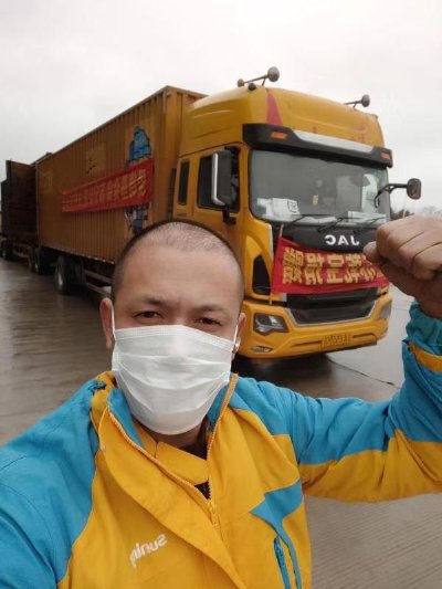 物流“總教頭”的抗疫戰(zhàn)事：360噸貨物、24小時(shí)開機(jī)、50個(gè)微信群和1個(gè)武漢