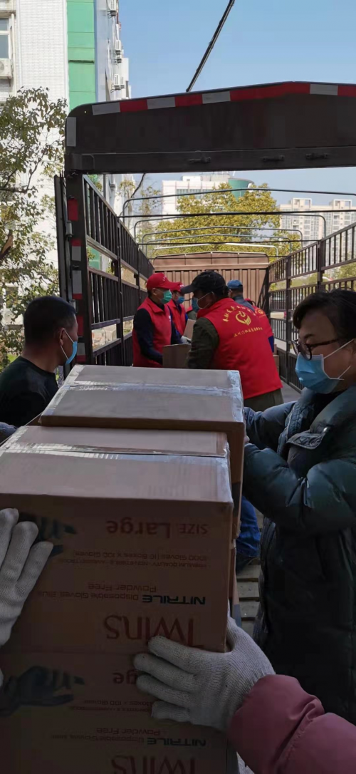 不止武漢！雅迪電動(dòng)車第三批醫(yī)護(hù)物資抵達(dá)黃岡、荊門等湖北多地