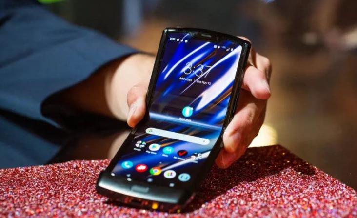 折疊屏手機盤點，moto razr、華為、三星各有千秋