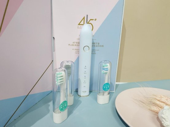 電動(dòng)牙刷是否對(duì)牙齒有危害？電動(dòng)牙刷哪個(gè)牌子好？