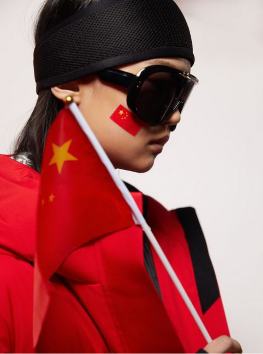 倫敦時(shí)裝周波司登為中國加油 彰顯大愛無國界