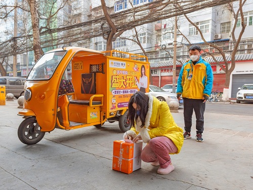 戰(zhàn)“疫”快遞小哥：半日達恢復了，也希望早點看到車水馬龍
